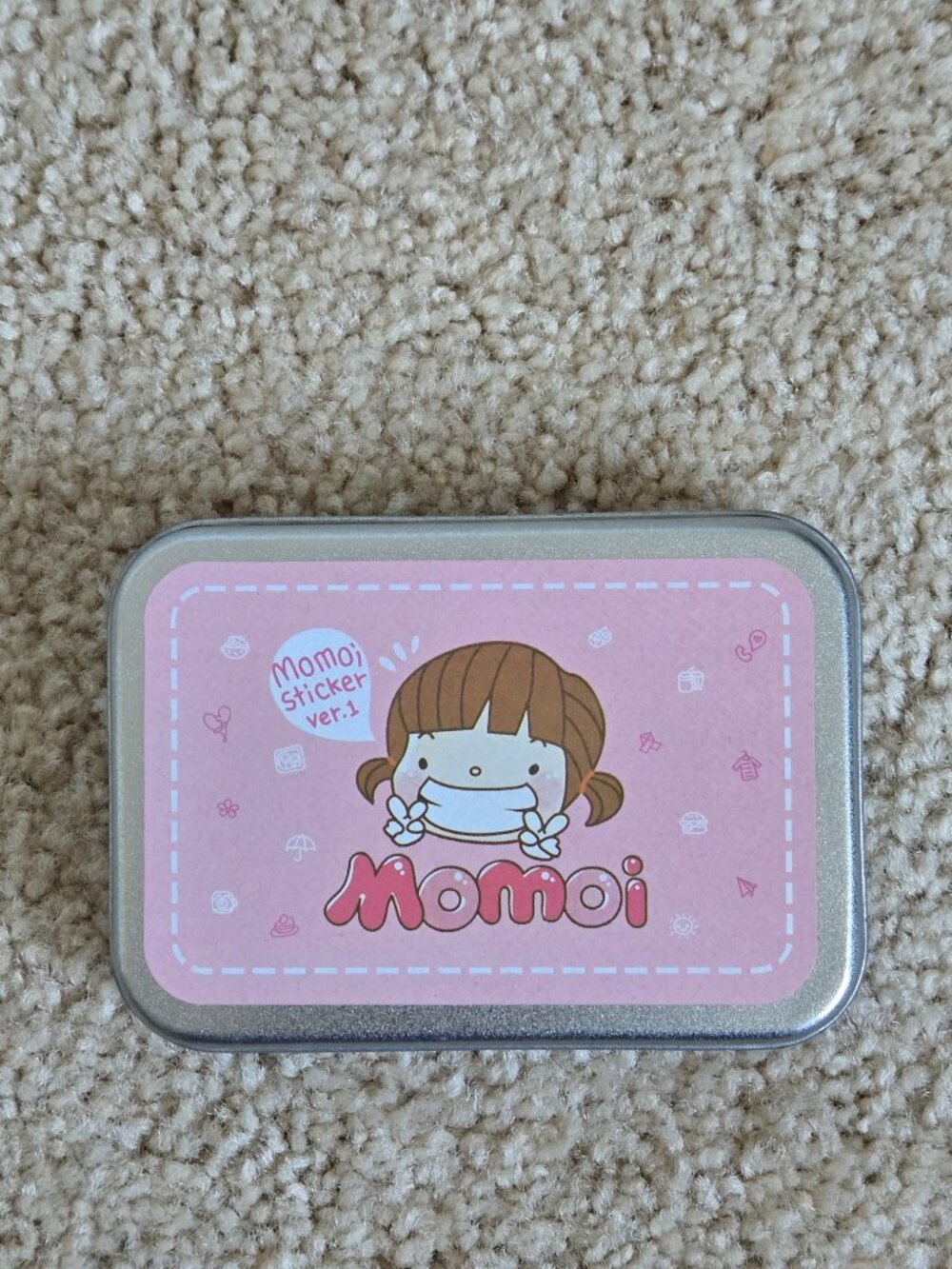 Stickers with tin case/ momoi